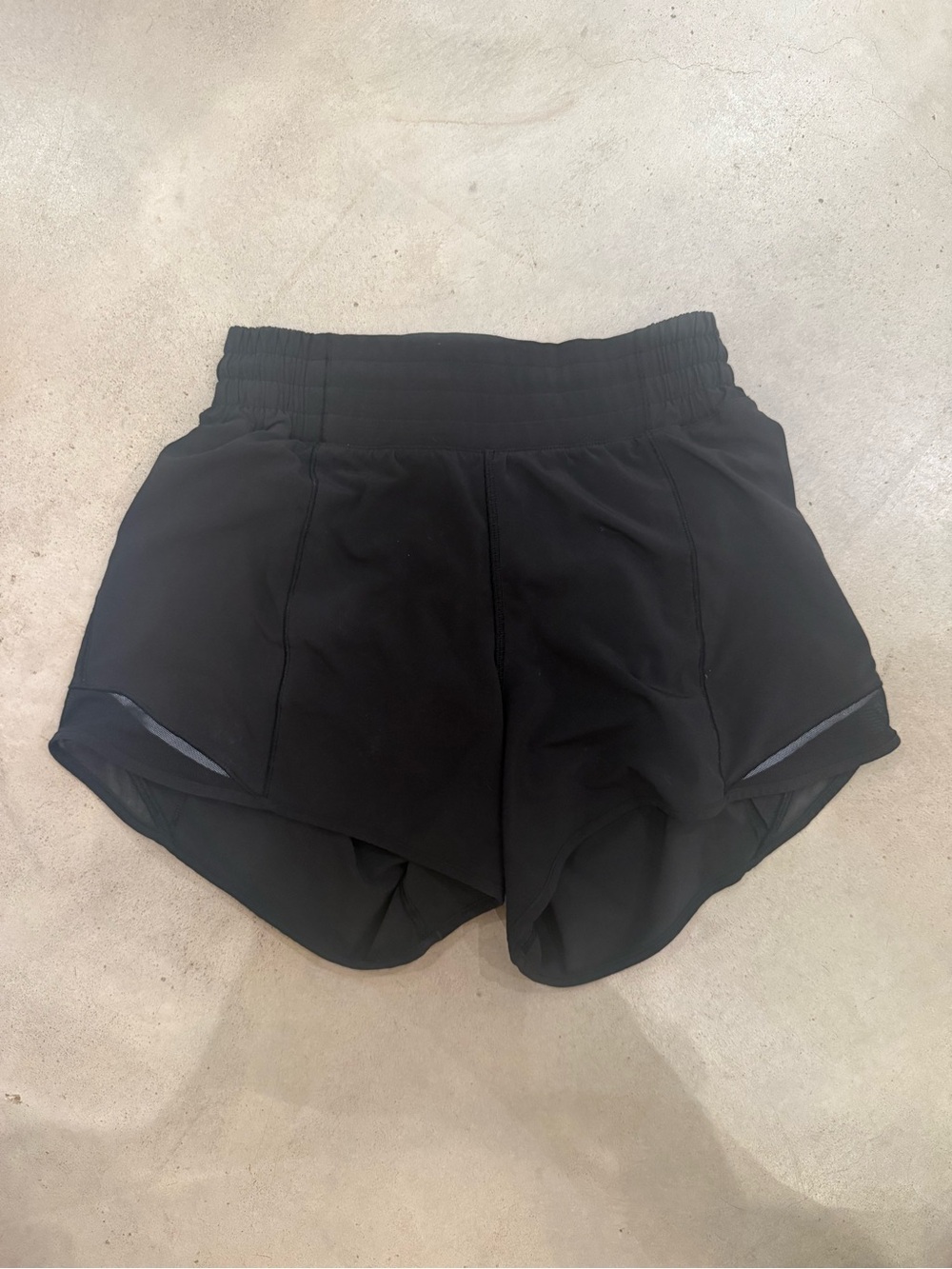 lululemon athletica Black High-Waist Hotty Hot size 4. 4” inseam